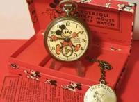 米老鼠90岁了，还记得那些年我们一起追过的卡通腕表吗？