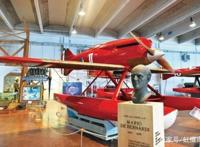 红猪电影中的细节：出场1分钟竟是历史人物，曾驾机在故宫上表演