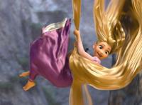 艾莎才是真正的“长发公主”，她的头发由40万根3D发丝组成