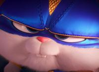 爱宠大机密：当兔子骑上蝙蝠车，变身蝙蝠侠，它就是这条街的靓仔