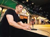 耐克“二公子”不想卖鞋，《大黄蜂》是他继《魔弦传说》后又一部导演作品！