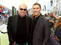 耐克“二公子”不想卖鞋，《大黄蜂》是他继《魔弦传说》后又一部导演作品！