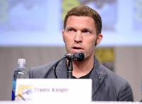 《大黄蜂》6大亮点救活《变形金刚》，新导演新形势力挽颓势！