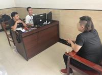 好拼的骗子！碰到女孩他是高富帅，碰到男孩切换成白富美