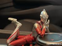 那些令人无法抗拒的姿势，这就是你喜欢奥特曼的原因吗？