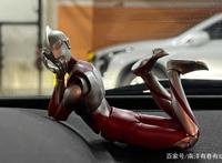 那些令人无法抗拒的姿势，这就是你喜欢奥特曼的原因吗？