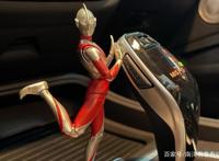 那些令人无法抗拒的姿势，这就是你喜欢奥特曼的原因吗？