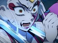 鬼灭之刃：三小强完美配合，猪猪的摩擦运动拿下堕姬的头抱起就跑