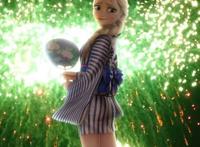 当冰雪女王艾莎化身“变装达人”，女仆装超俏皮，旗袍装有那味！