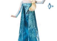 冰雪女王也怕冷，换了一套冬装后，艾莎公主彻底美翻了！