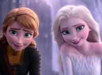 “中国风”的冰雪女王艾莎，白发 古装很般配，仙气与霸气并存