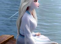 “中国风”的冰雪女王艾莎，白发 古装很般配，仙气与霸气并存