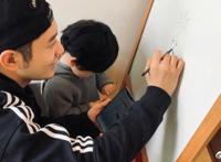 angelababy在巴黎cos冰雪女王为自己庆生，宴会现场宛如童话世界