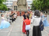 女儿5岁起就缺席其生日会渐冻症爸爸筹办一场特殊生日快闪