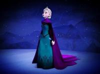 迪士尼公主艾莎的四套服装造型，每件都有披风，绿色轻纱最罕见