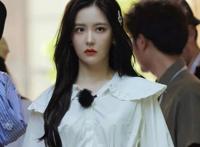 高甜剧《开局一座山》开机，男主神似王一博，女主粉衣令人惊艳！