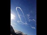 美军恶搞出新境界：驾电子战机在天上画不可描述之物？