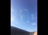 美军恶搞出新境界：驾电子战机在天上画不可描述之物？