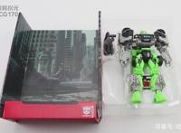 汽车人中的优秀医师变形金刚经典电影：月黑之时救护车图文评测