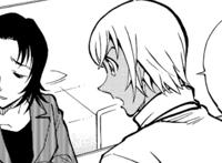 漫画《零的日常》栗山绿求助找对人，安室透顺手帮本地警察做事