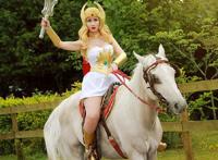 果然！模仿非凡的公主希瑞，还是外国妹子更养眼