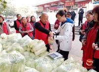 冬日里的这一棵棵大白菜，其实都是满满的爱……