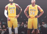 唱歌跳舞詹姆斯，当教练跟还小情人热吻的科比，网友：你们犯规！