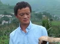四川“翻版马云”，走红后忘记自己是农民，如今回山里采蘑菇