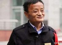 四川“翻版马云”，走红后忘记自己是农民，如今回山里采蘑菇