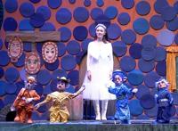 中国扬州木偶剧亮相哥伦比亚