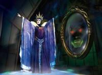 白雪公主和七个小矮人不仅是“童话故事”，其中还有成人的爱情