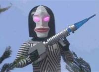 奥特曼官方推出三面怪人达达抱枕，网友：人至少不能