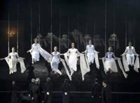 「5月沪京好戏推荐」母亲节带妈妈看部戏，《香奈儿》《玩偶之家》都不错