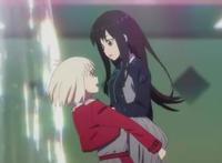 莉可丽丝：千束真勇啊，直接把失落的泷奈抱住了，折煞众人