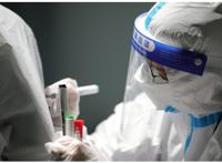 青春“疫”事丨“绘”聚力量——她用青春画笔为“大白”增添色彩