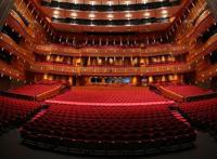 岁末演出为何应接不暇？上海“演艺大世界”求变局谋升级