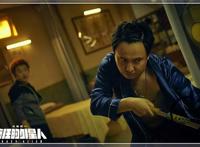 《疯狂外星人》：科幻外衣下的荒诞幽默，也是小人物的黑色喜剧！