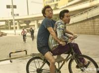 《疯狂外星人》豆瓣分数跌至及格线，比前面两部作品差在哪里？