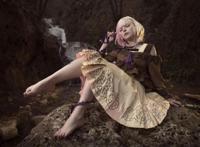 意大利可爱妹子扮演《死亡爱丽丝》睡美人！COS美不美主要看气质