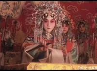 把《霸王别姬》、《一代宗师》都玩出圈，这个新番剧脑洞开出天际