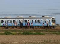 冈妈三部曲联动开启，面码Coser光脚为你服务