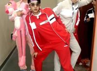 李晨为爱痴迷粉色，发文晒照一身粉红被指隔空示爱范冰冰