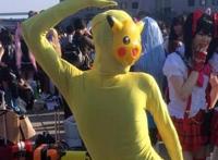 那些笑出腹肌的cosplay：兵长是被威胁了？要不然怎么会女装呢？