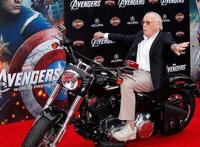 “漫威之父”斯坦·李，一半天使一半魔鬼｜人物