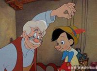 它虽然只是一个木偶，但是它更是一个小男孩呢，匹诺曹！