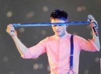 「EXO」论D.O.与演唱会彩带的“爱恨情仇”！边伯贤在推特翻牌子