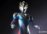 《德凯奥特曼》最新海报公布，主角新形态撞脸超古代巨人石像！