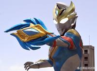 德凯奥特曼最终形态官方宣传图公开手持片手剑的双眼放大版罗布