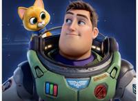 《光年正传》曝新海报巴斯光年和机器小猫出镜