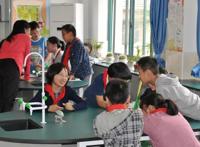 时光机|在上海这所学校，每个教室里都有三个口袋……